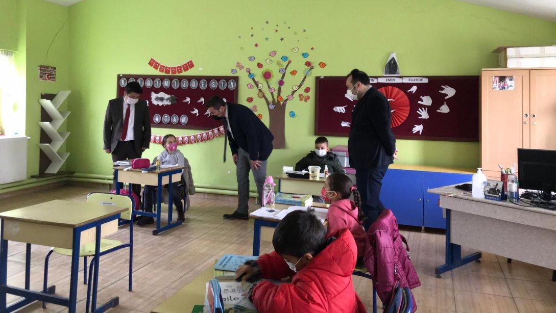 Bugün Balışeyh Kulaksız Şehit Doğan Yerlikaya köy okulumuzda ders zili çaldı.