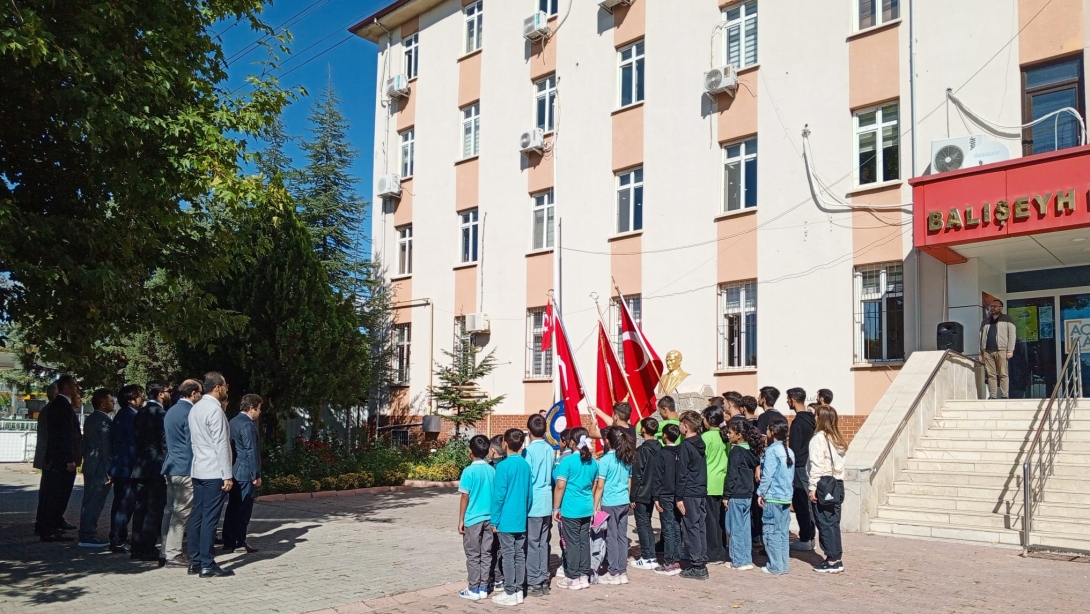 Balışeyh'te İlköğretim Haftası Çelenk Sunma Töreni Düzenlendi