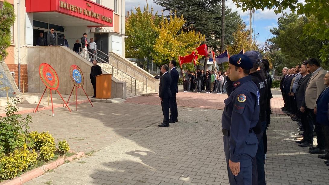 Cumhuriyetimizin 102. Yıl Dönümü Çelenk Sunma Töreni Gerçekleştirildi